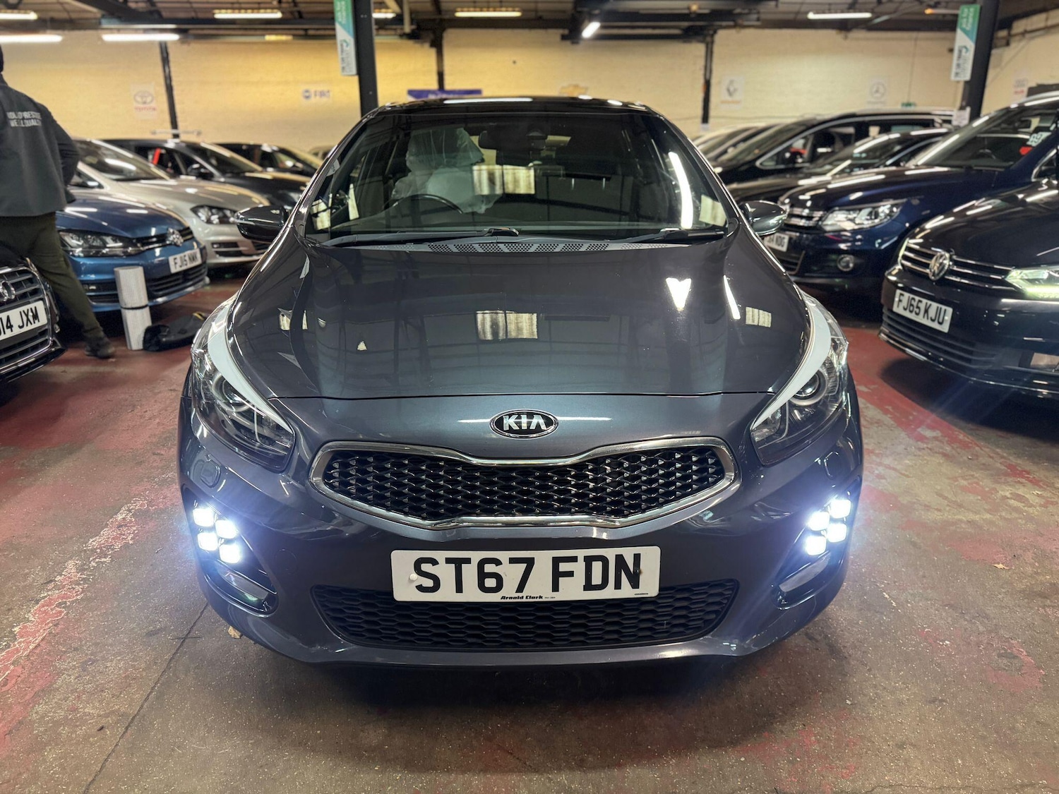 Used Kia Ceed 2017 for sale - 76549619: Photo 2