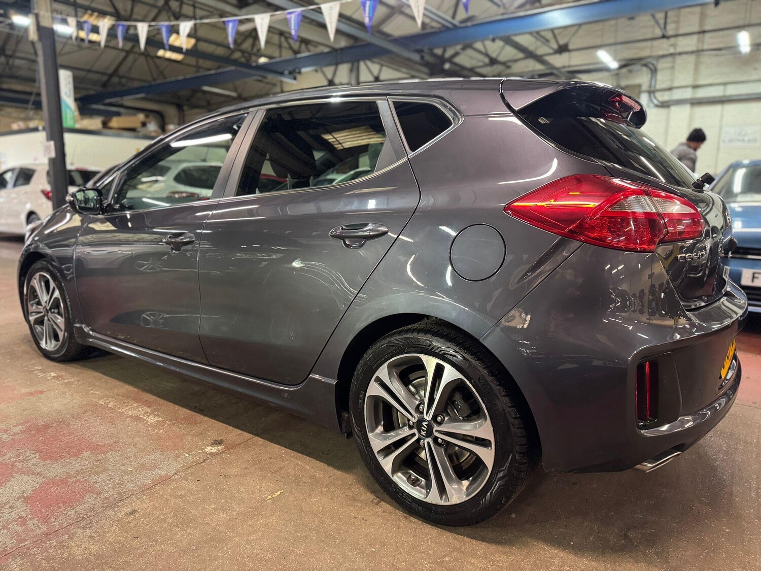 Used Kia Ceed 2017 for sale - 76549619: Photo 4