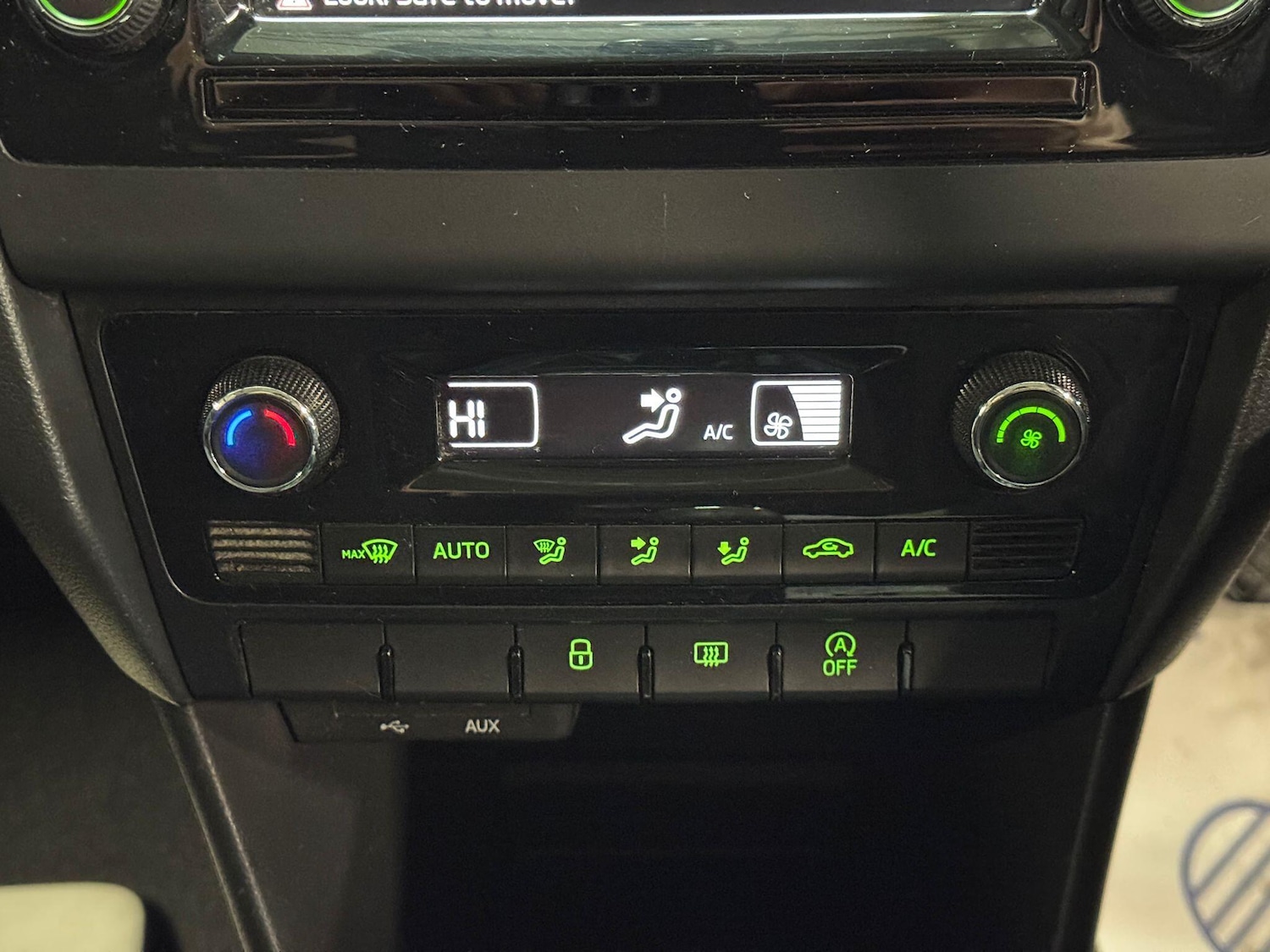 Used Skoda Rapid Spaceback 2015 for sale - 76935878: Photo 32