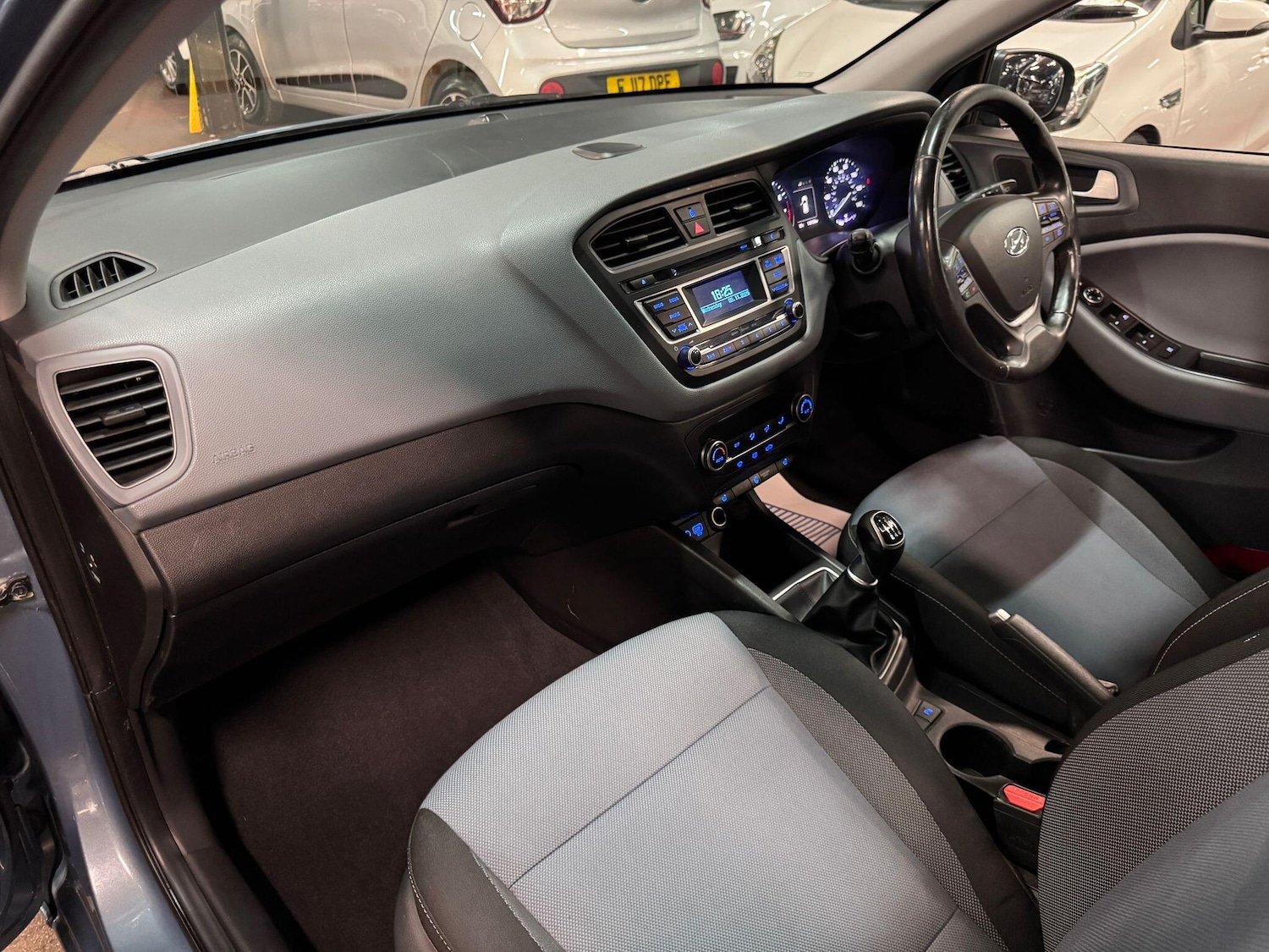 Used Hyundai i20 2015 for sale - 76484613: Photo 16