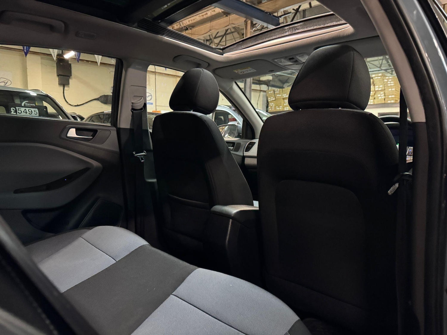 Used Hyundai i20 2015 for sale - 76484613: Photo 20