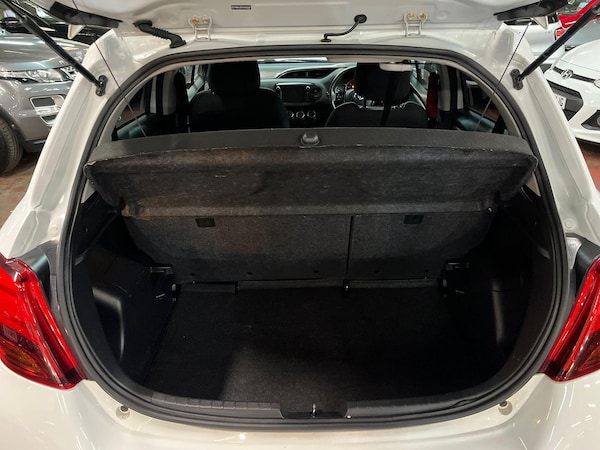 Used Toyota Yaris 2015 for sale - 76238785: Photo 12