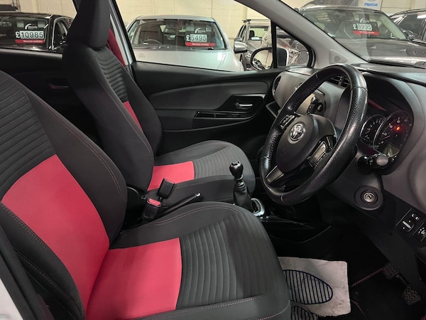 Used Toyota Yaris 2015 for sale - 76238785: Photo 14