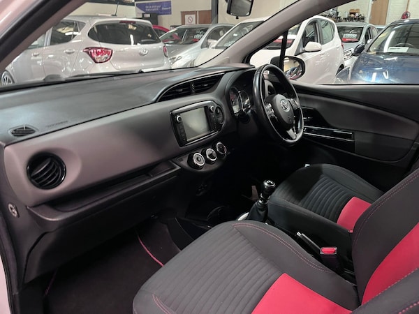 Used Toyota Yaris 2015 for sale - 76238785: Photo 18