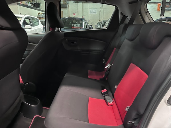 Used Toyota Yaris 2015 for sale - 76238785: Photo 20