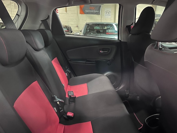 Used Toyota Yaris 2015 for sale - 76238785: Photo 23