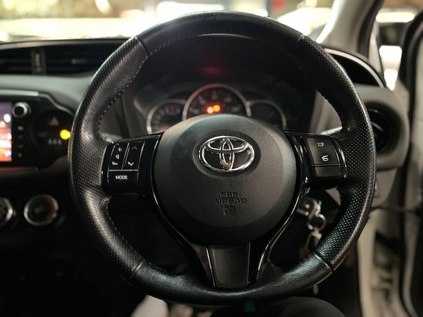 Used Toyota Yaris 2015 for sale - 76238785: Photo 26