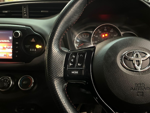 Used Toyota Yaris 2015 for sale - 76238785: Photo 27