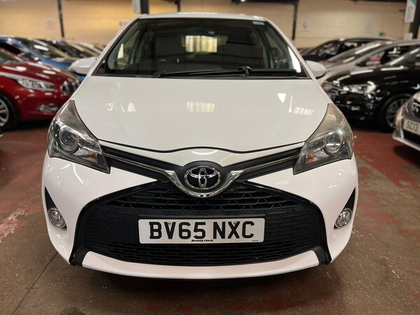 Used Toyota Yaris 2015 for sale - 76238785: Photo 2