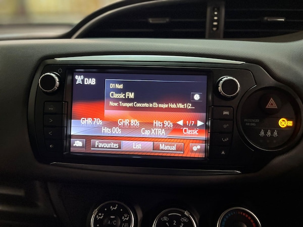 Used Toyota Yaris 2015 for sale - 76238785: Photo 31
