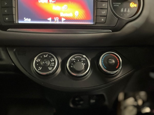 Used Toyota Yaris 2015 for sale - 76238785: Photo 34