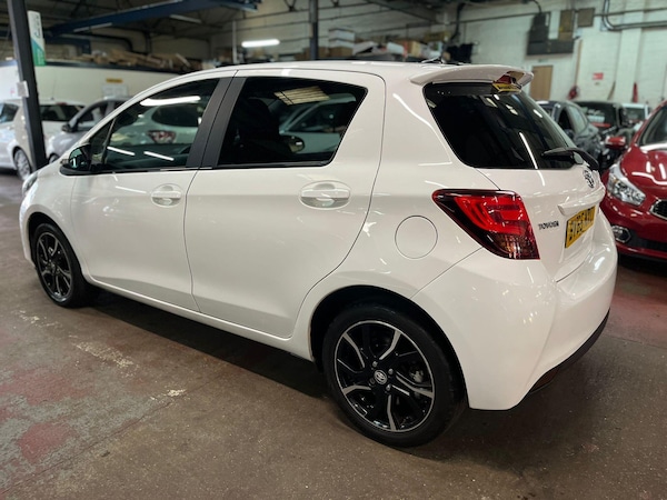 Used Toyota Yaris 2015 for sale - 76238785: Photo 4