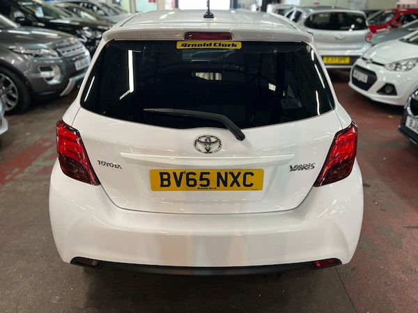 Used Toyota Yaris 2015 for sale - 76238785: Photo 5
