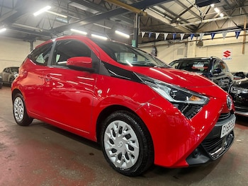 2018 (68) - 1.0 VVT-i X-Play 5dr