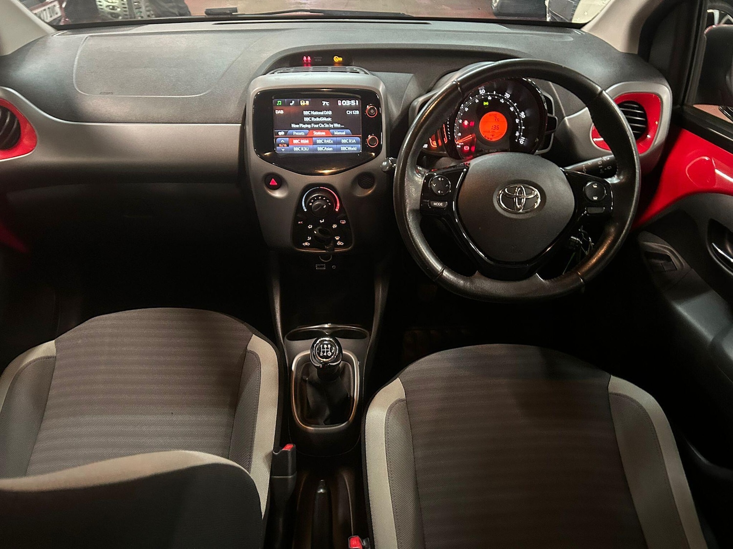 Used Toyota AYGO 2018 for sale - 76752768: Photo 23