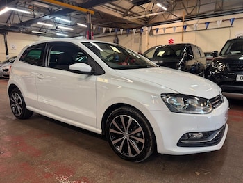 Used Volkswagen Polo 2016 for sale - 79361338: Photo