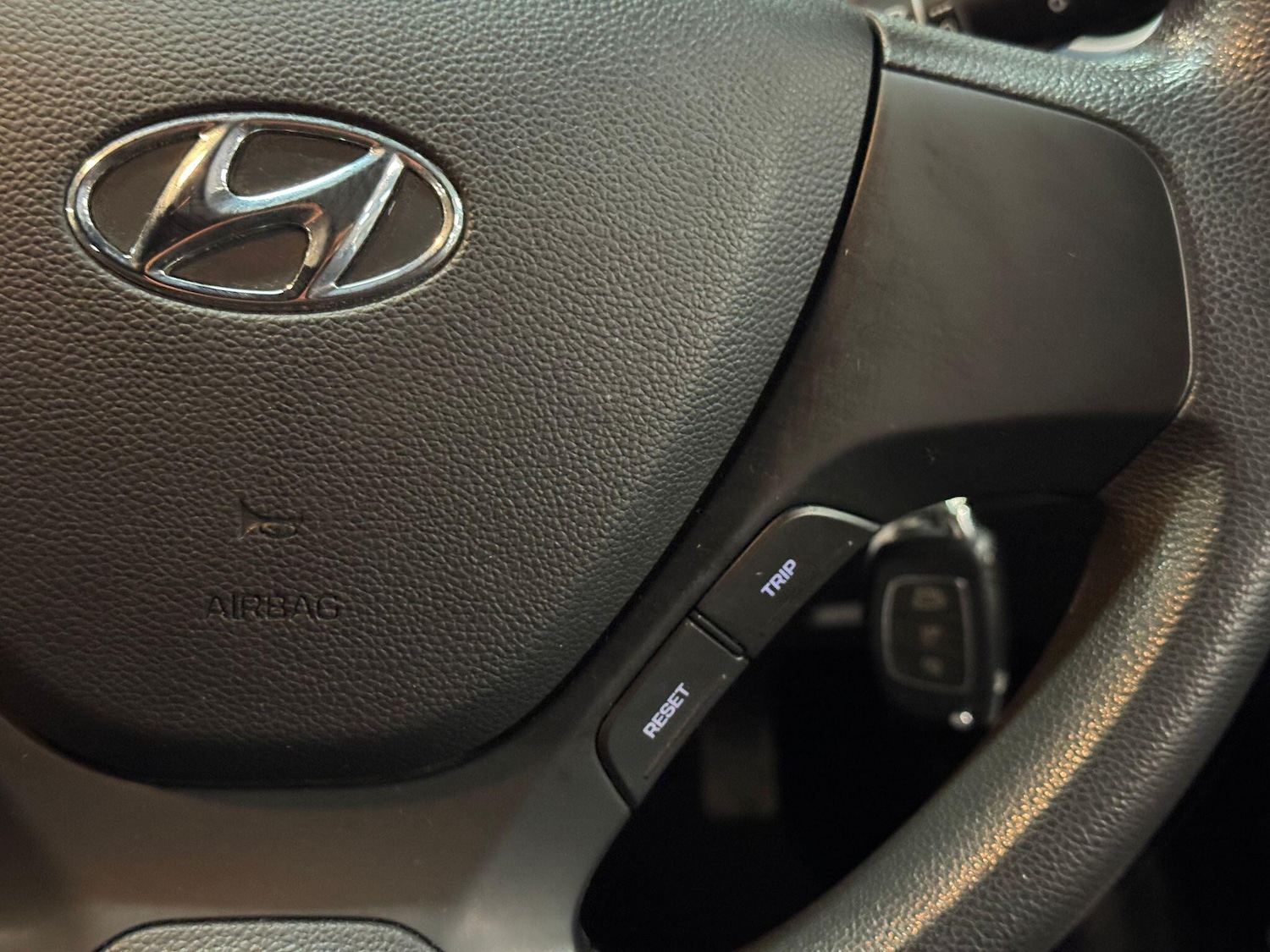 Used Hyundai i10 2014 for sale - 77191835: Photo 25