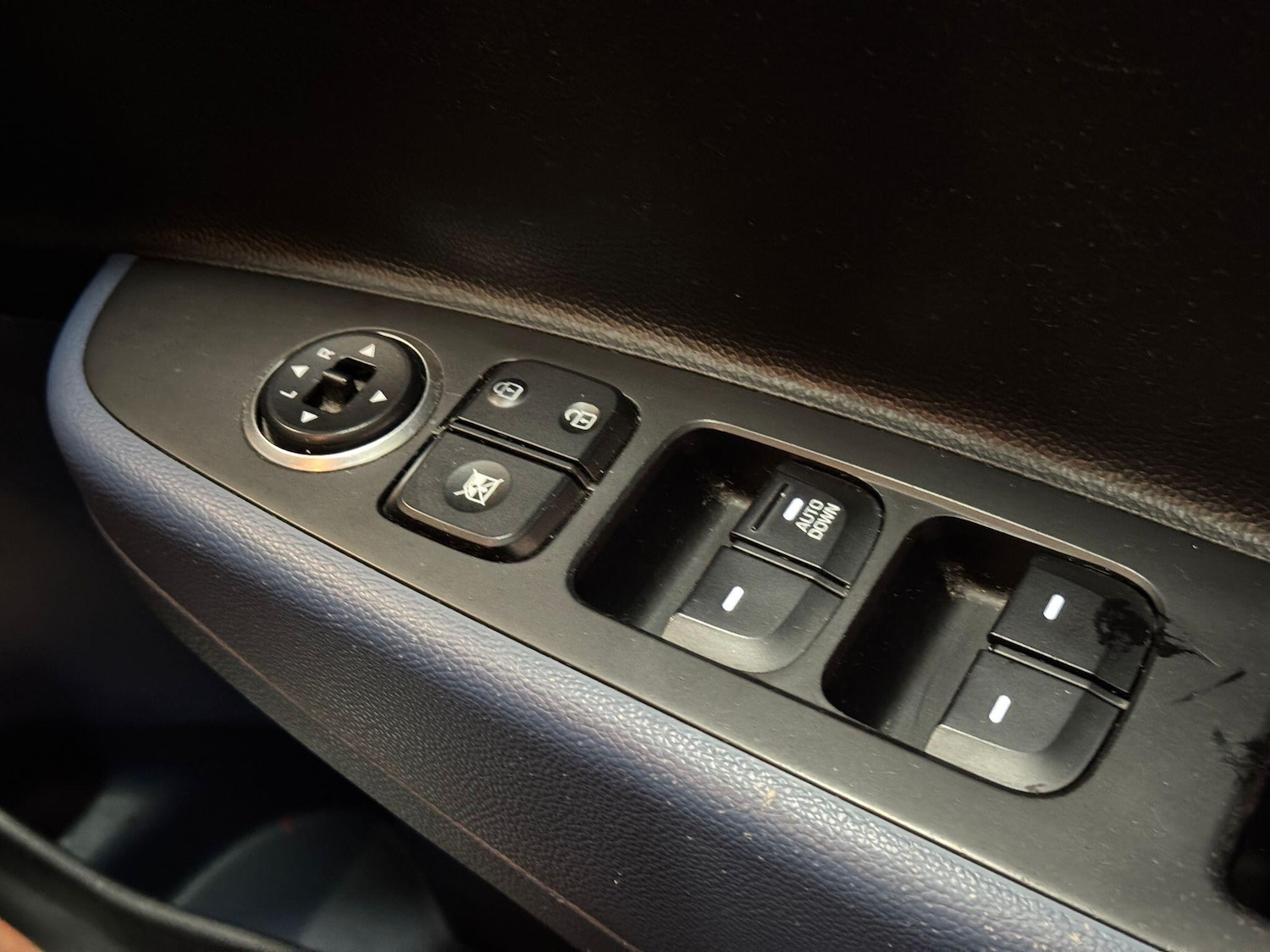 Used Hyundai i10 2014 for sale - 77191835: Photo 27