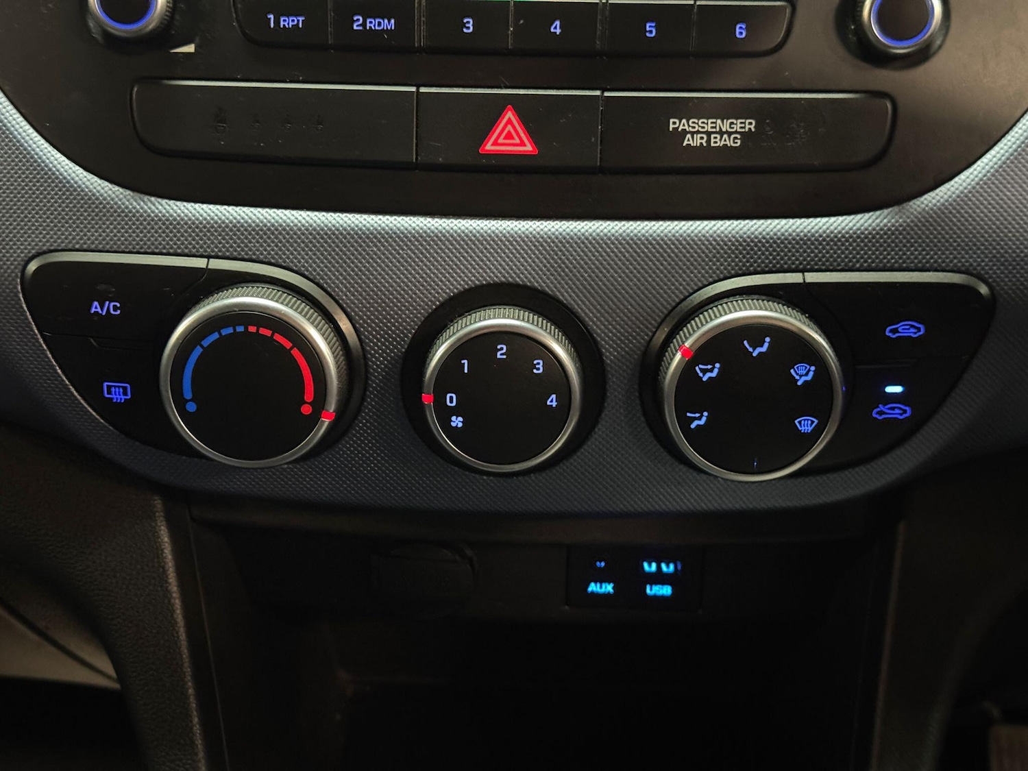 Used Hyundai i10 2014 for sale - 77191835: Photo 29