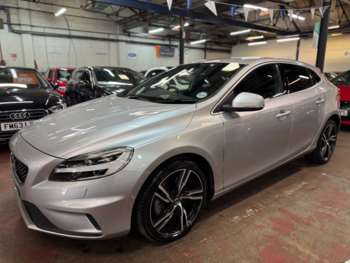 Used Volvo V40 2017 for sale - 74837163: Photo
