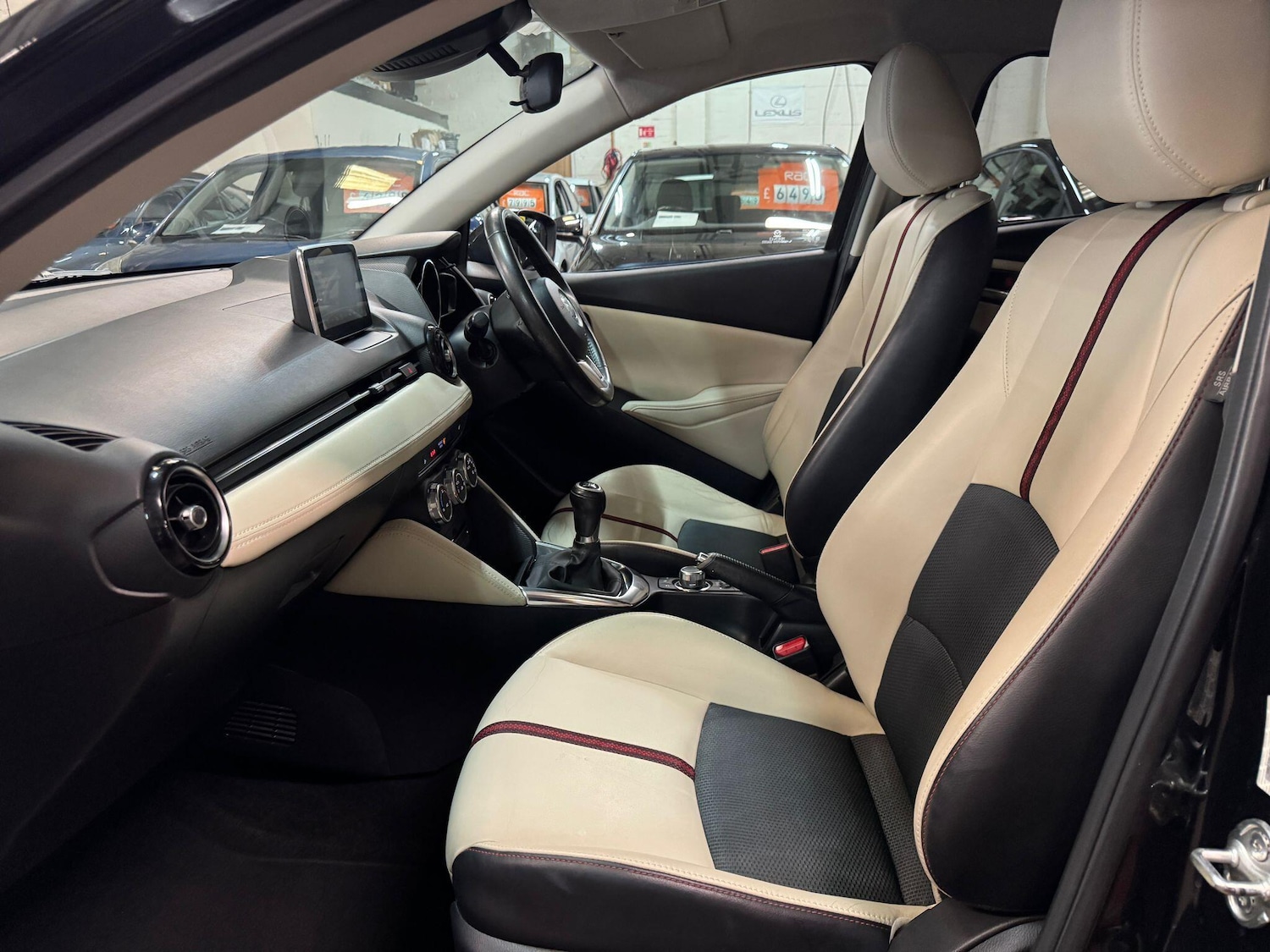 Used Mazda Mazda2 2015 for sale - 76043040: Photo 15