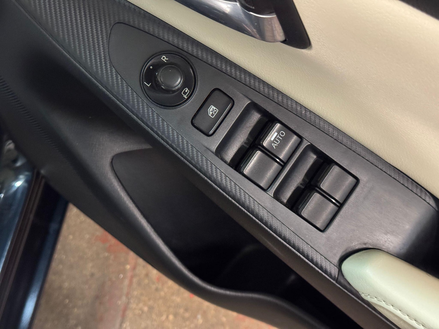 Used Mazda Mazda2 2015 for sale - 76043040: Photo 32