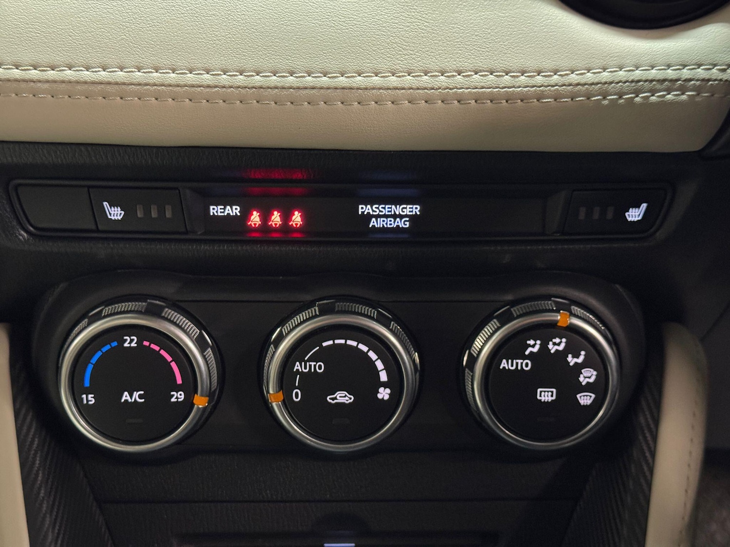 Used Mazda Mazda2 2015 for sale - 76043040: Photo 36