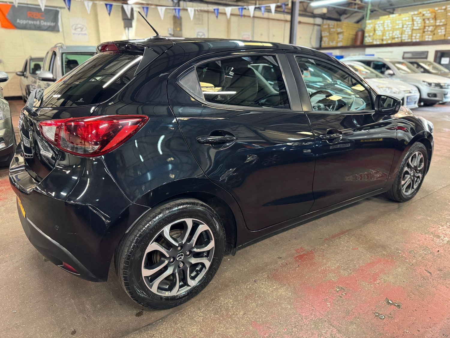 Used Mazda Mazda2 2015 for sale - 76043040: Photo 6