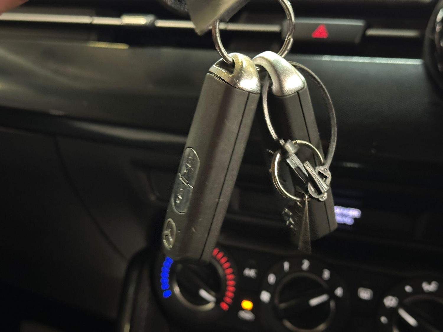 Used Mazda Mazda2 for sale - 77926073: Photo 25