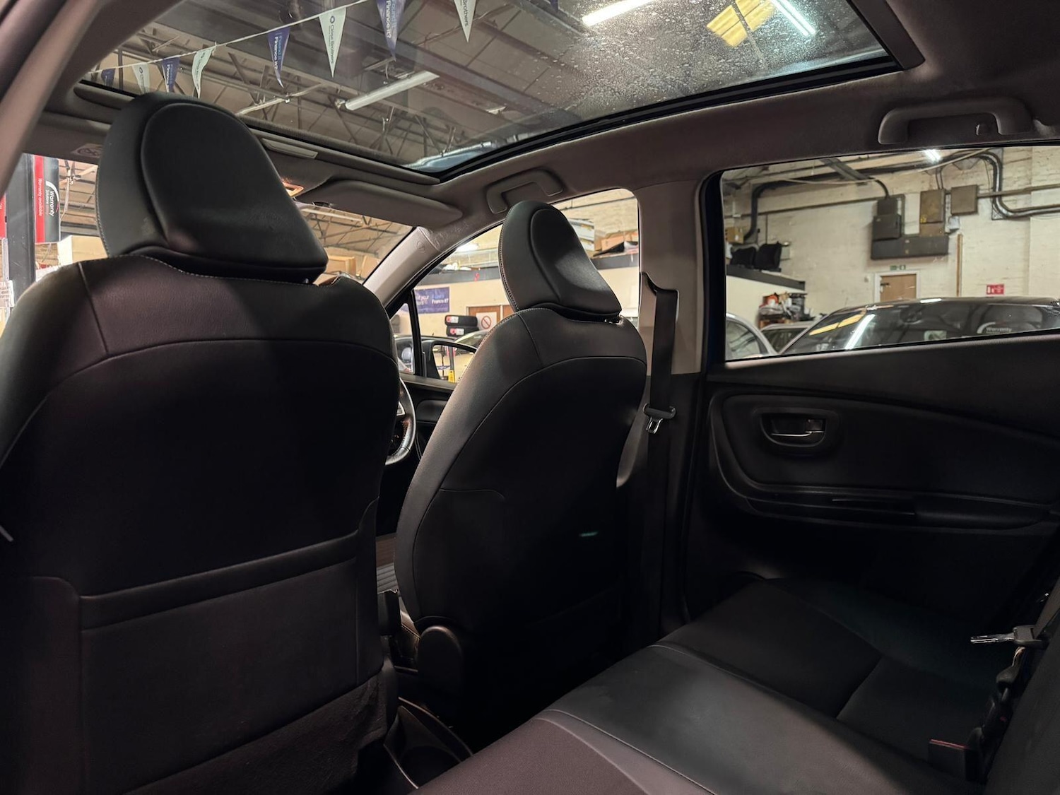 Used Toyota Yaris 2015 for sale - 77769775: Photo 24