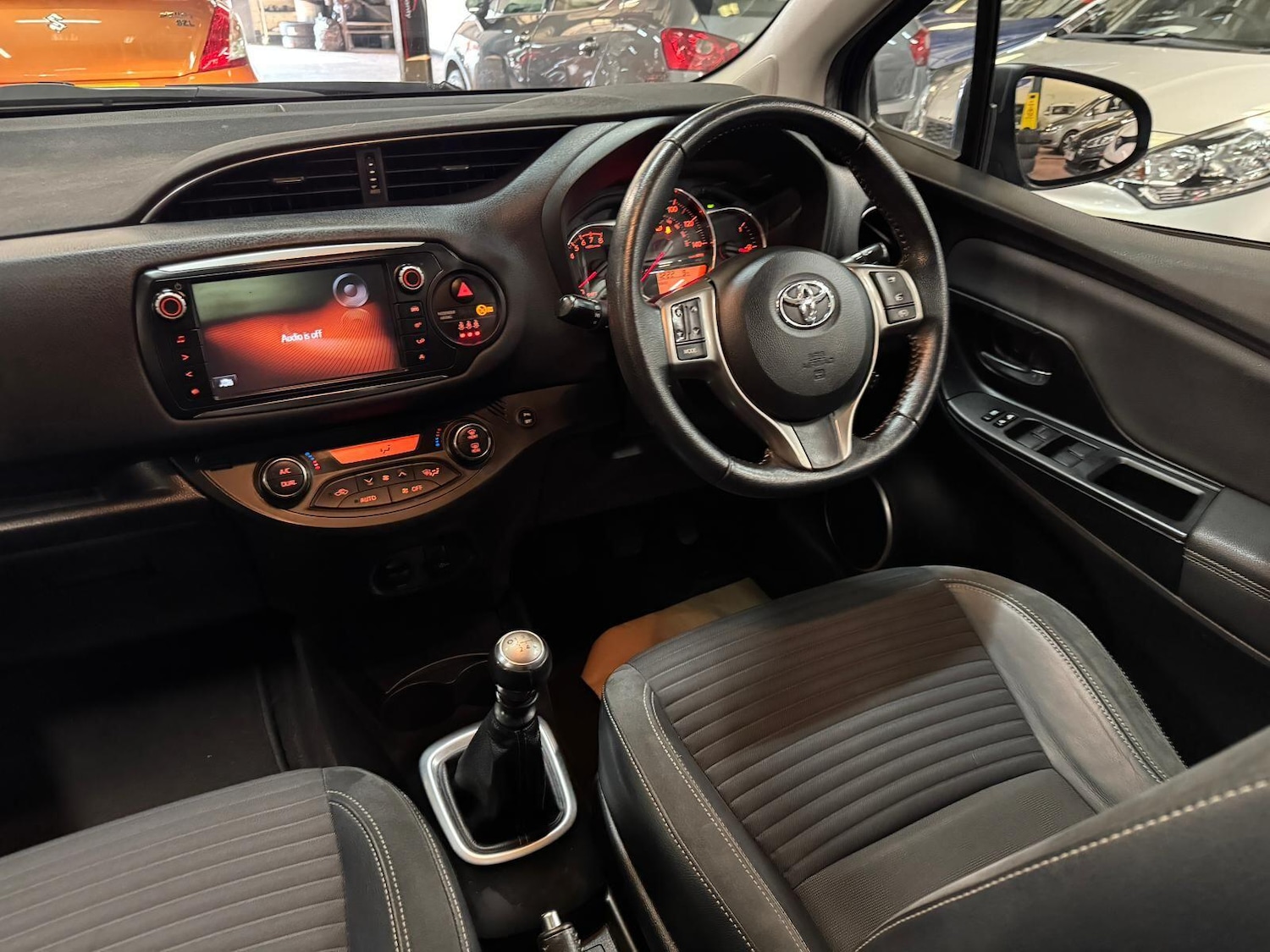 Used Toyota Yaris 2015 for sale - 77769775: Photo 28