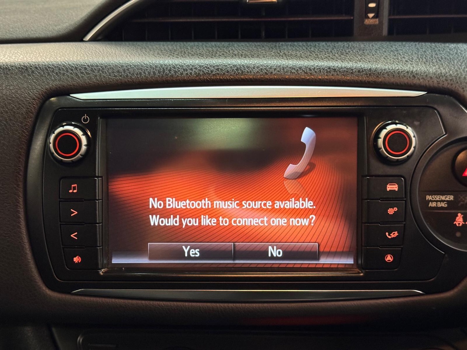 Used Toyota Yaris 2015 for sale - 77769775: Photo 37