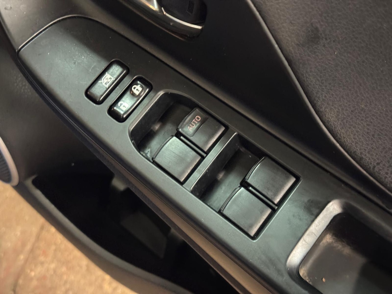 Used Toyota Yaris 2015 for sale - 77769775: Photo 39