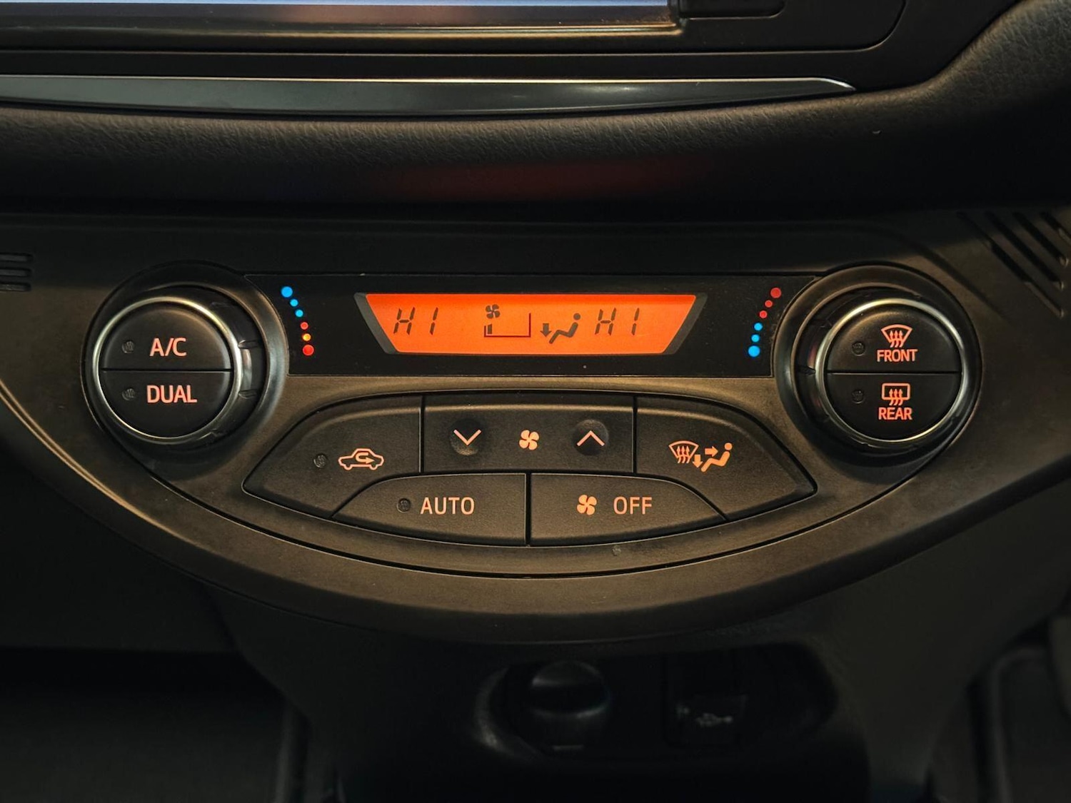 Used Toyota Yaris 2015 for sale - 77769775: Photo 42