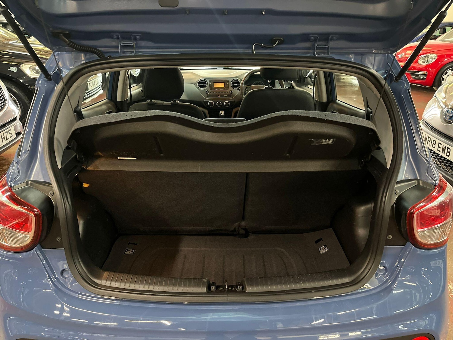 Used Hyundai i10 2017 for sale - 76701139: Photo 12