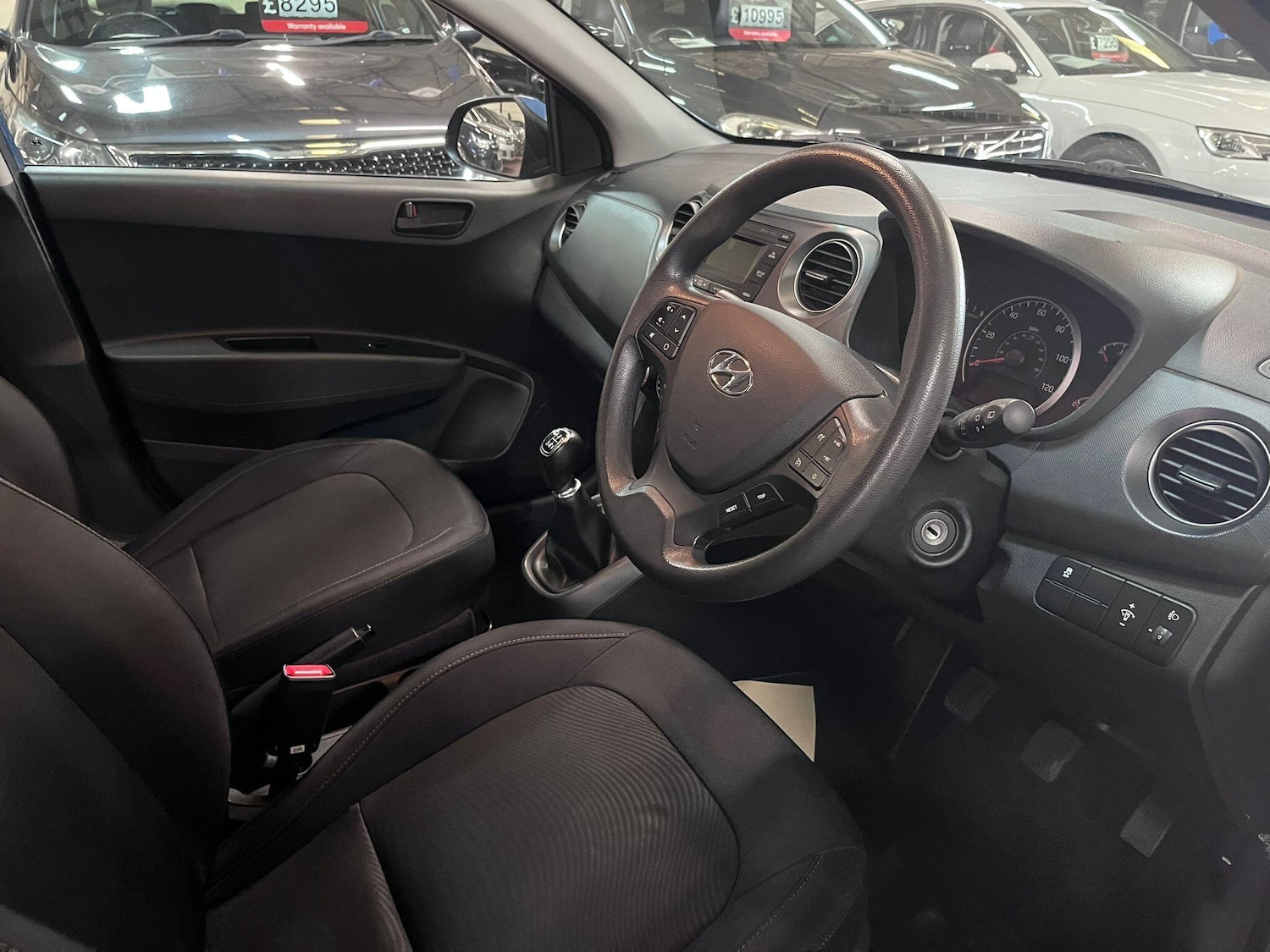 Used Hyundai i10 2017 for sale - 76701139: Photo 15