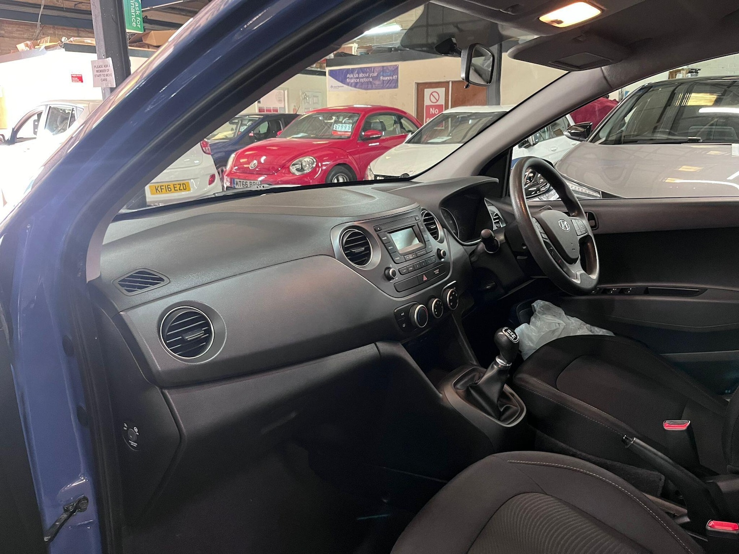 Used Hyundai i10 2017 for sale - 76701139: Photo 18