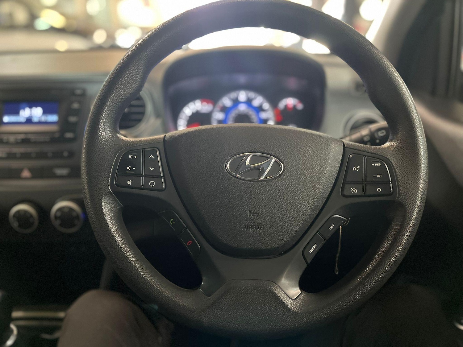 Used Hyundai i10 2017 for sale - 76701139: Photo 26