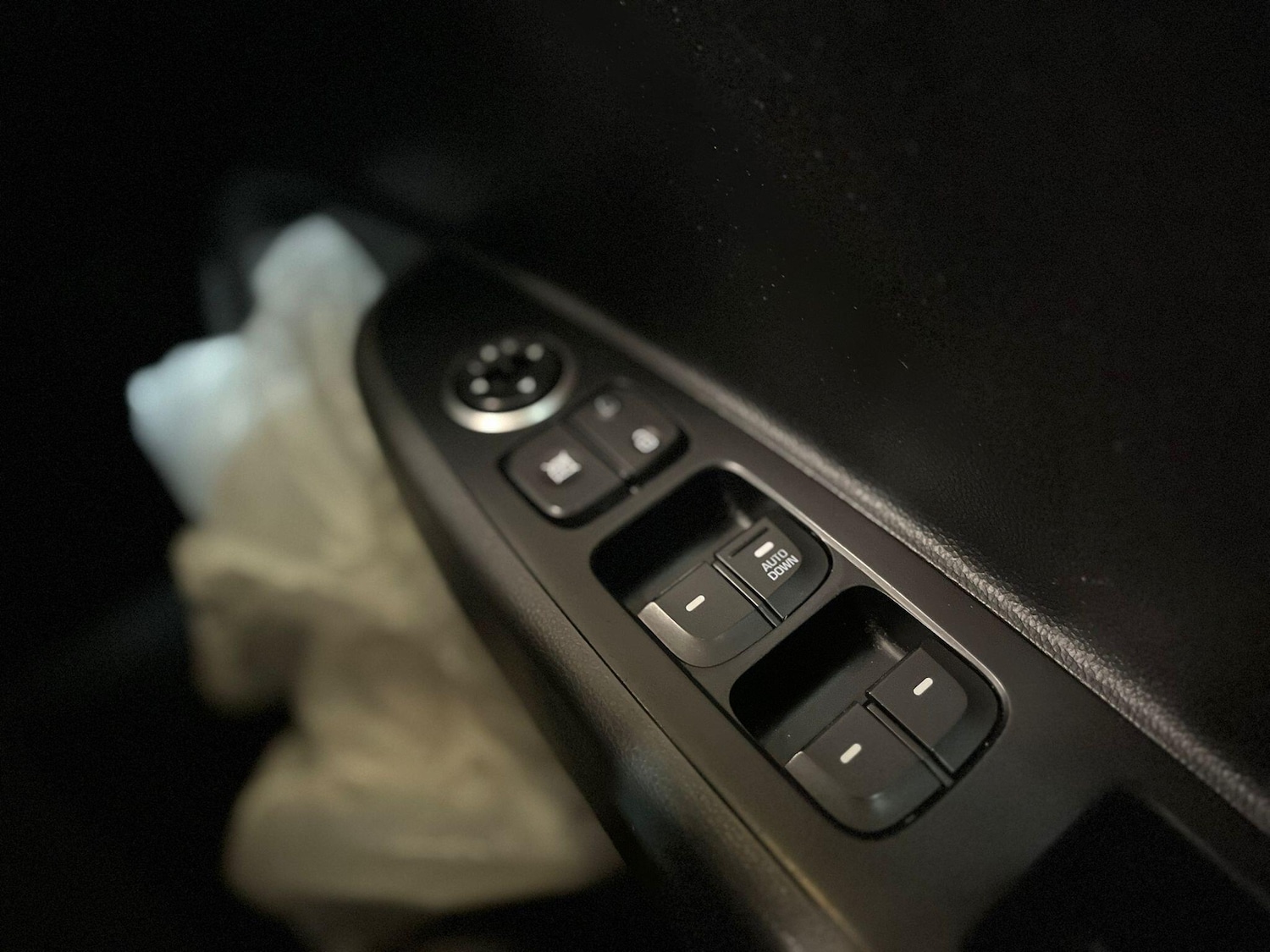 Used Hyundai i10 2017 for sale - 76701139: Photo 30