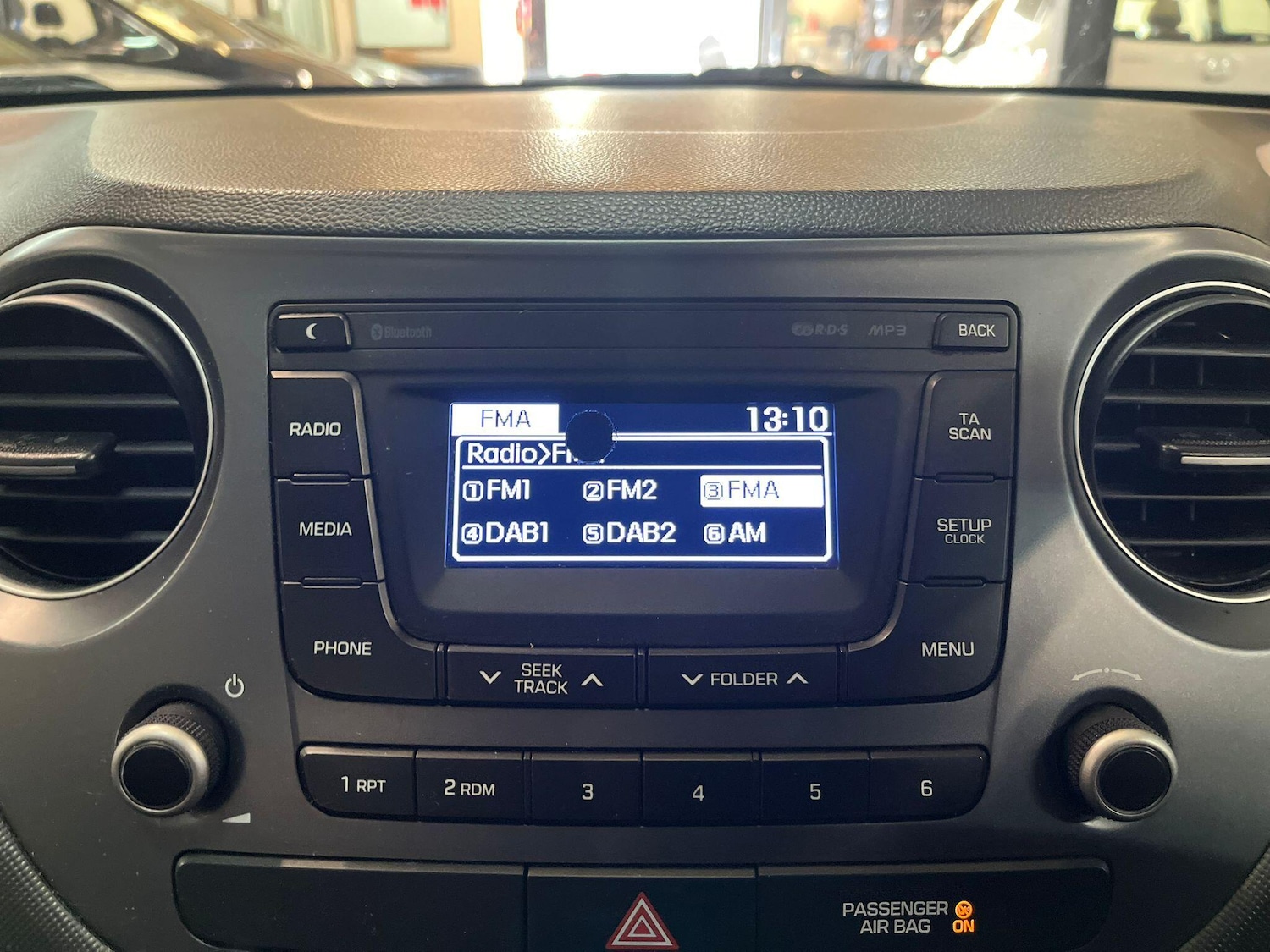 Used Hyundai i10 2017 for sale - 76701139: Photo 32