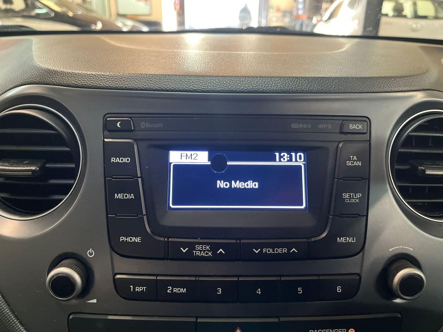 Used Hyundai i10 2017 for sale - 76701139: Photo 33