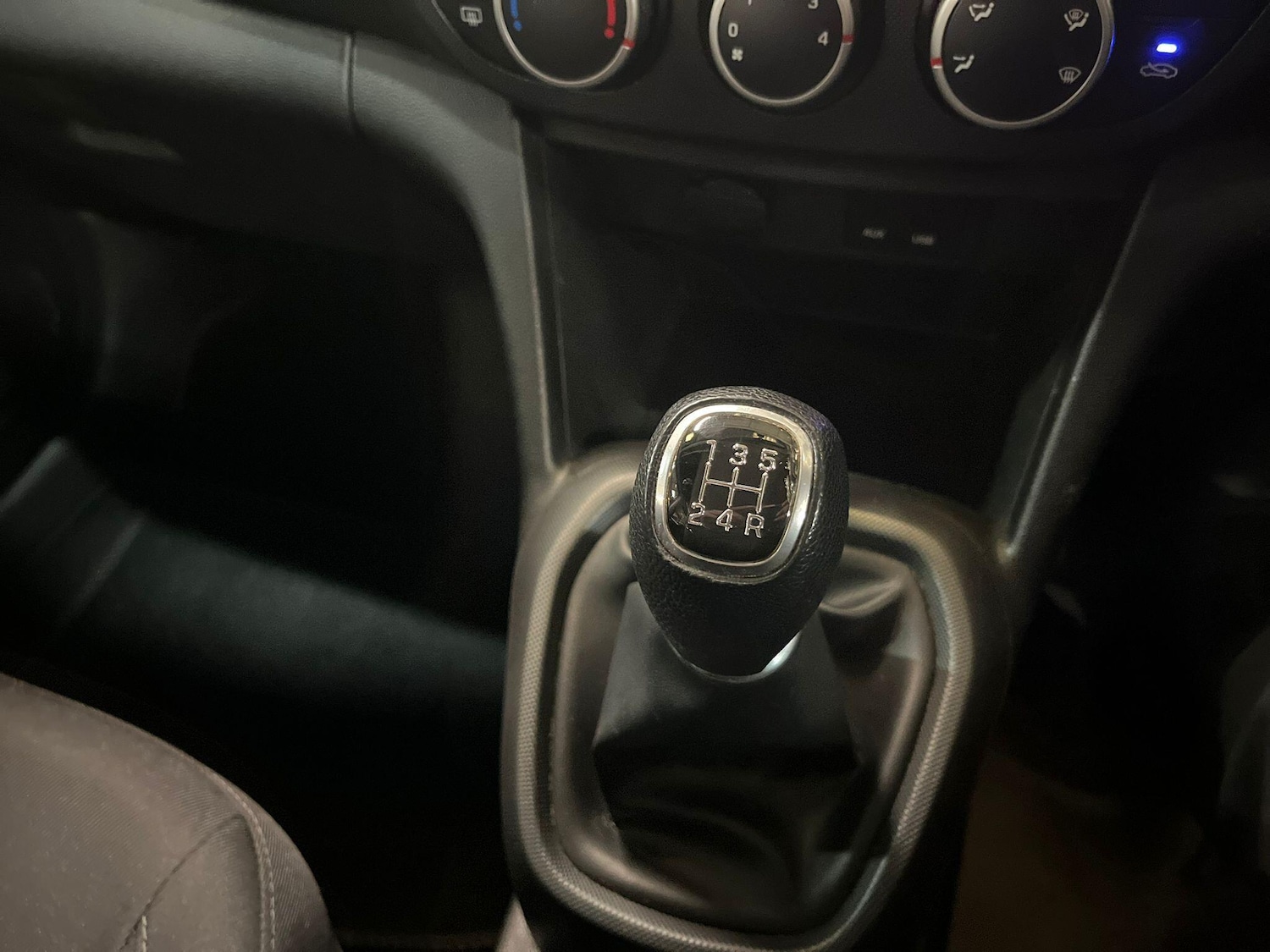 Used Hyundai i10 2017 for sale - 76701139: Photo 38