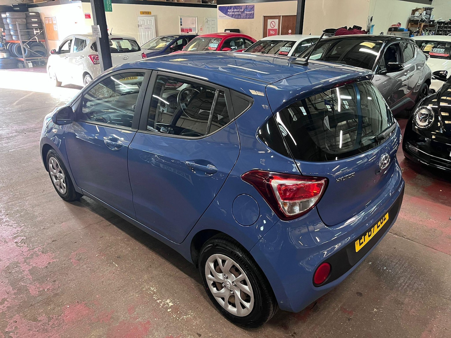 Used Hyundai i10 2017 for sale - 76701139: Photo 4