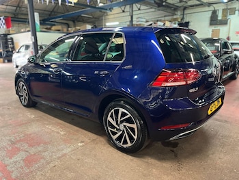 Used Volkswagen Golf 2019 for sale - 76688617: Photo