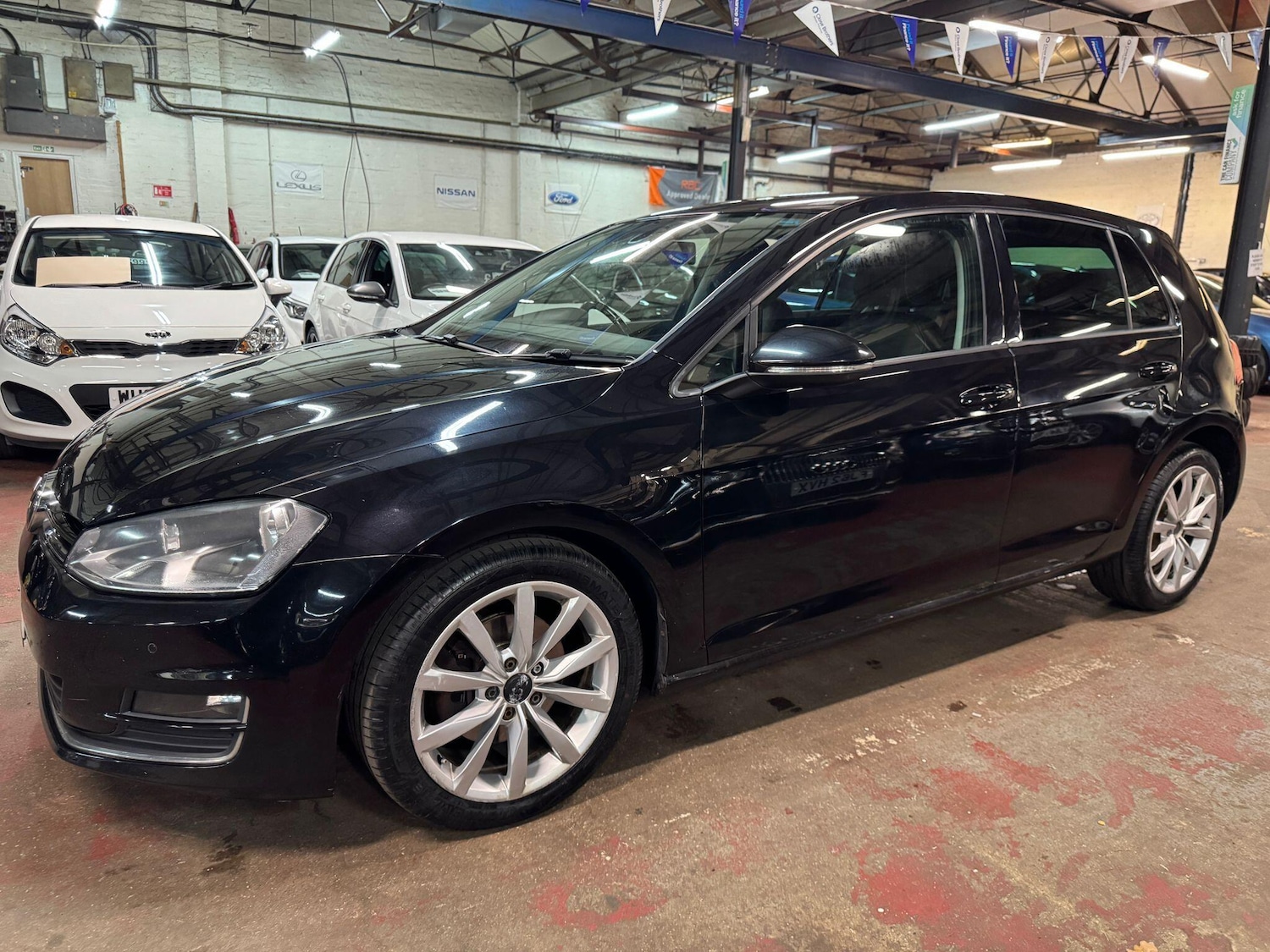 Used Volkswagen Golf 2014 for sale - 76786699: Photo 3