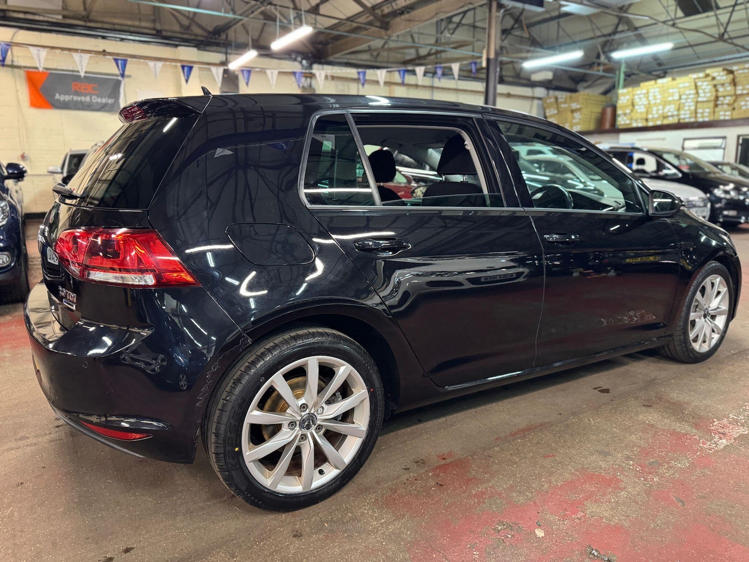 Used Volkswagen Golf 2014 for sale - 76786699: Photo 6