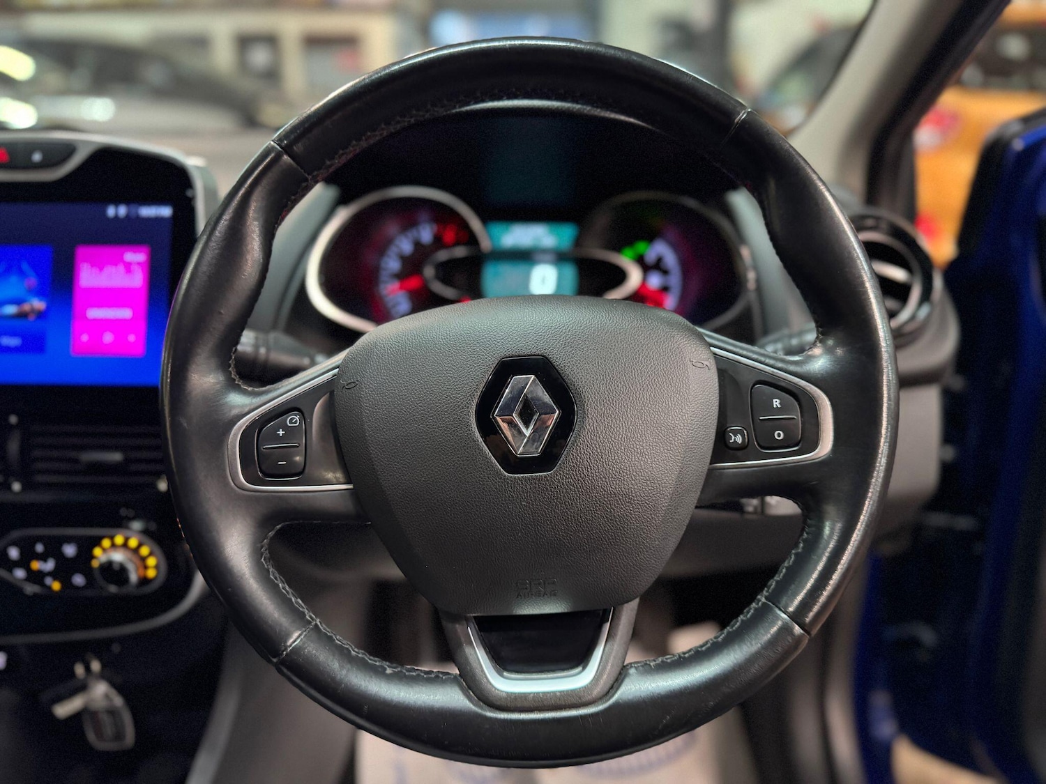 Used Renault Clio 2017 for sale - 76997255: Photo 26