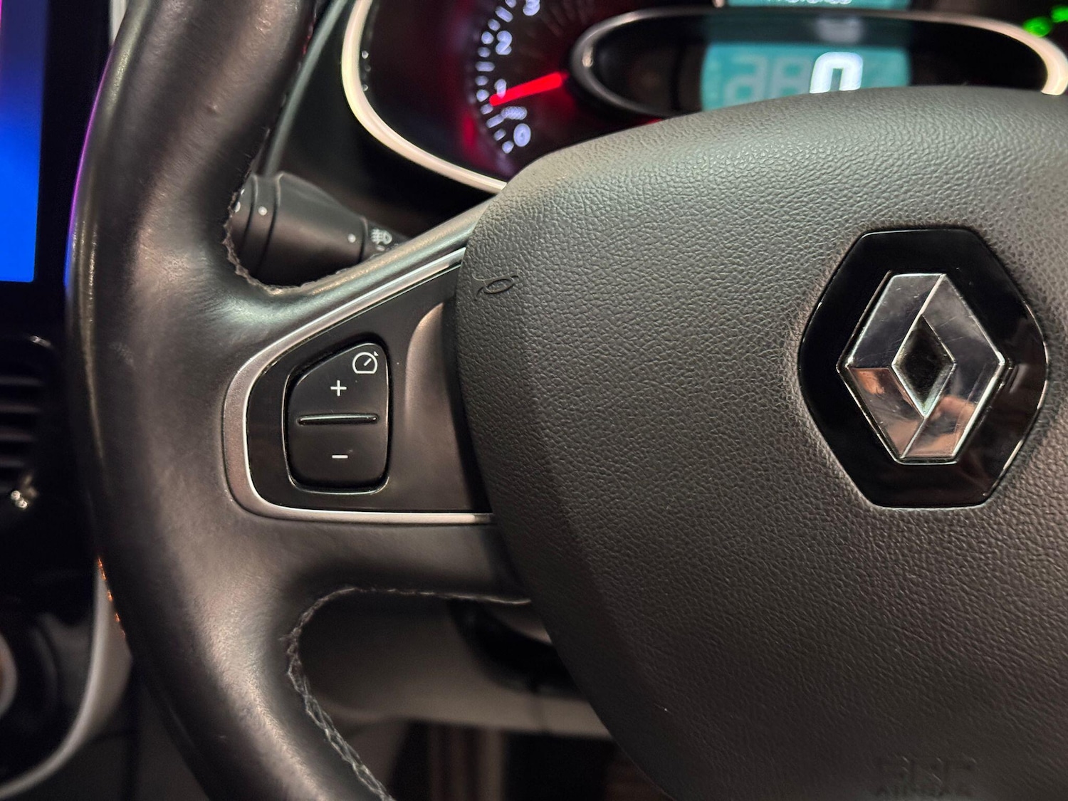 Used Renault Clio 2017 for sale - 76997255: Photo 27