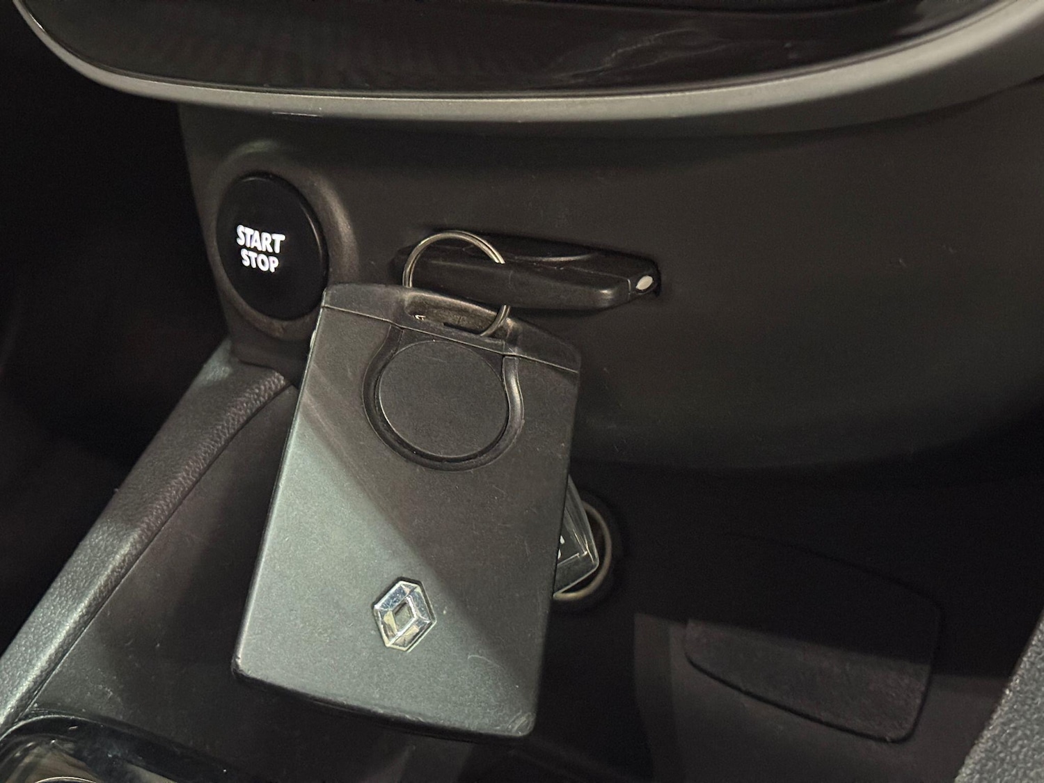 Used Renault Clio 2017 for sale - 76997255: Photo 30