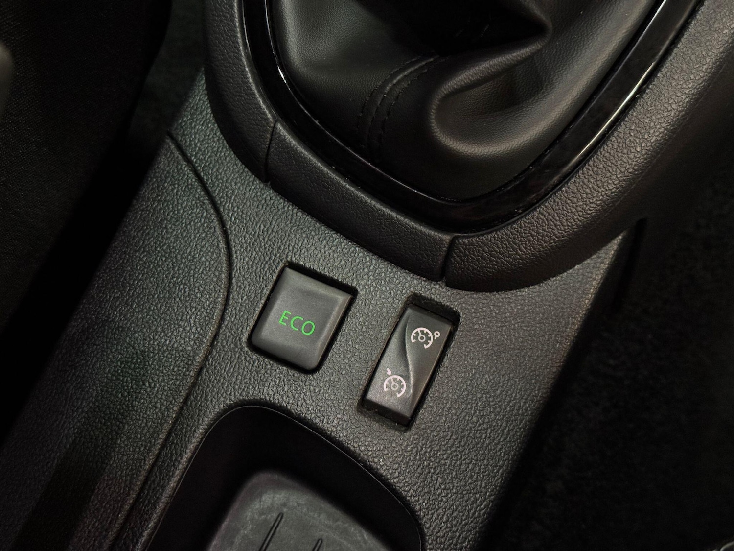 Used Renault Clio 2017 for sale - 76997255: Photo 40